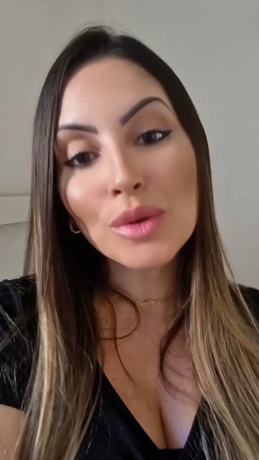 Déborah Pedrosa em atendimento de beleza em Belo Horizonte